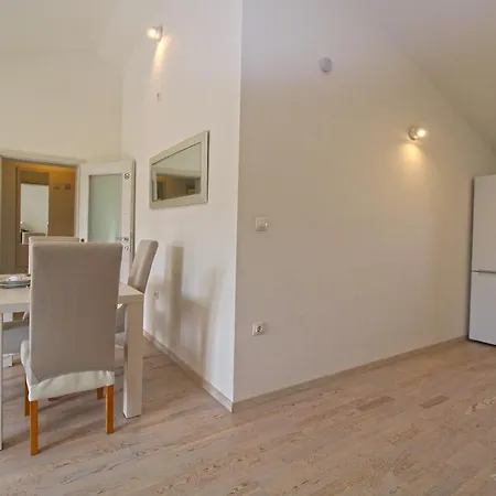 2420 Apartman *