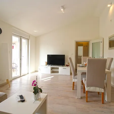 Apartman 2420 Póla